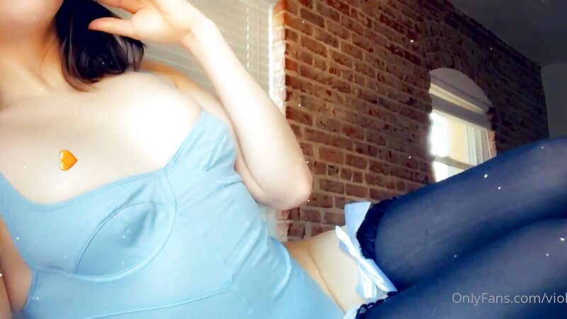 Violette Sexy Teasing