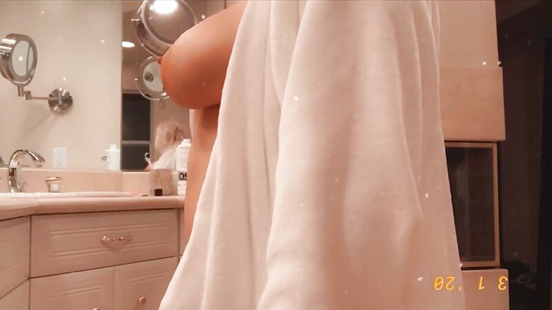Zoie Burgher Teasing Nude Boobs