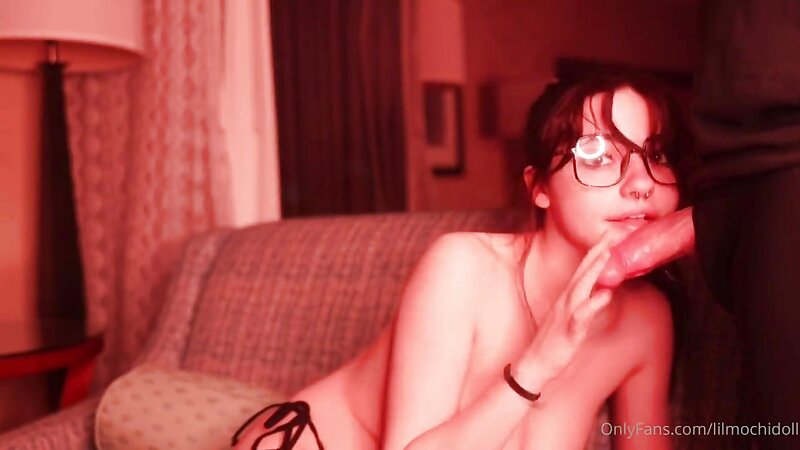 Lilmochidoll Deepthroat Blowjob and Facial