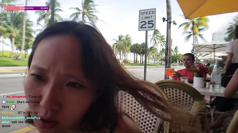Beddle Accidental Nipple Slip on Twitch