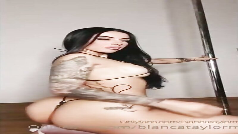 Bianca Taylor Sexy G-String Ass Tease