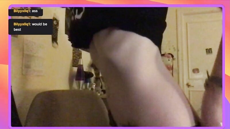 H3roinbabe09 Flashing Her Ass