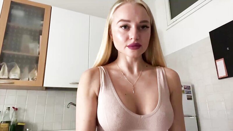 Teen Flashing Tits Topless