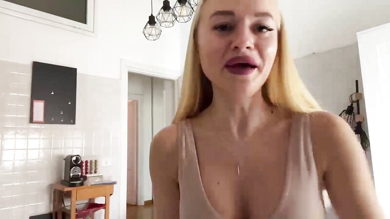 Teen Flashing Tits Topless