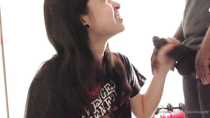 AlaskaZade Porn Blowjob Sucking Cock Leaked Video