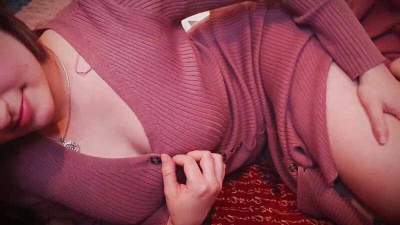 AftynRose ASMR Slowly Undressing For Bed Video