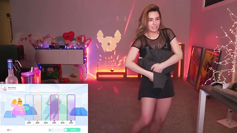 Alinity Accidental Nipple Slip