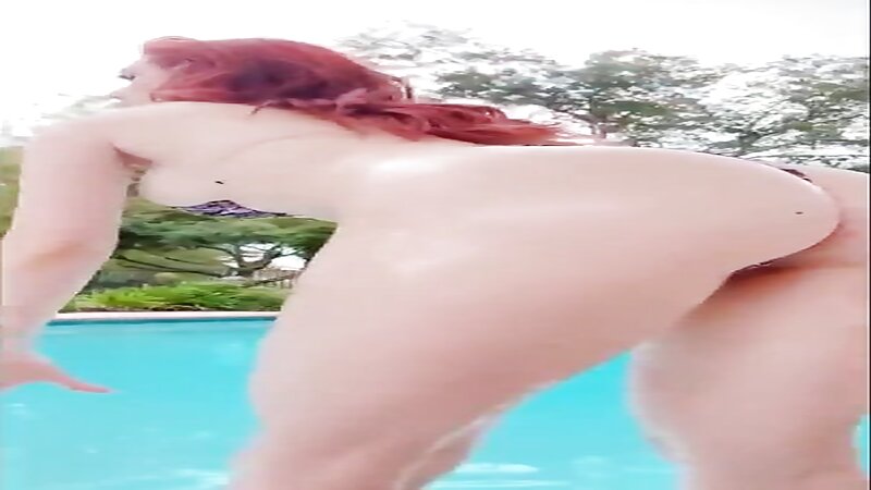 Amouranth Wet Bikini Ass Shaking