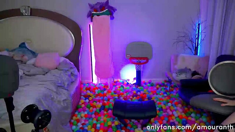 Amouranth Nude Boobs Livestream