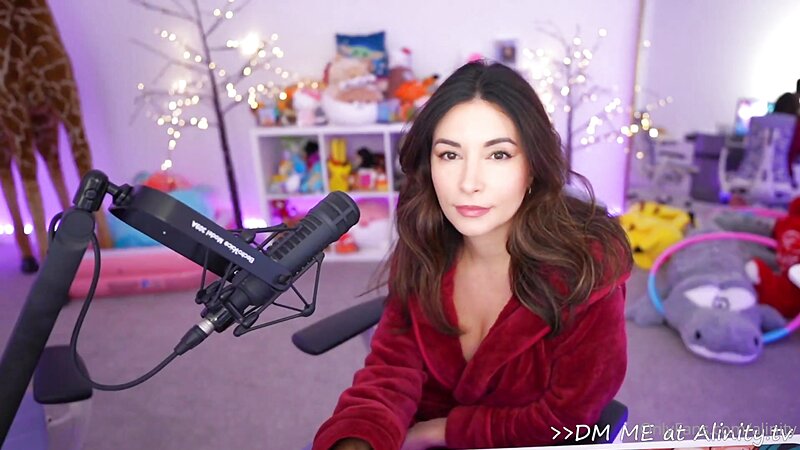 Alinity Live Nude OF Show